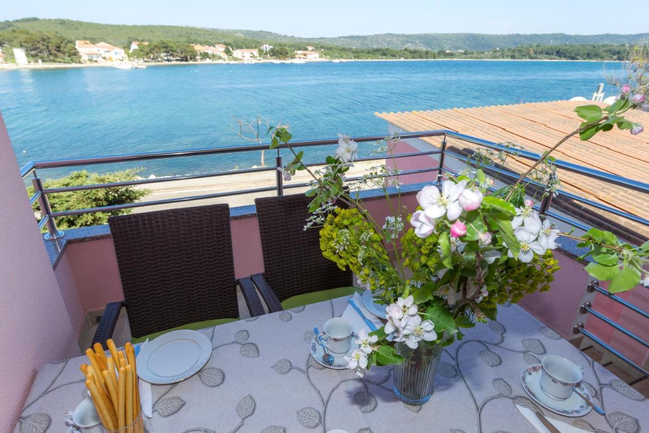 Apartments By The Sea Veli Rat, Dugi Otok - 11525 Bagian luar foto