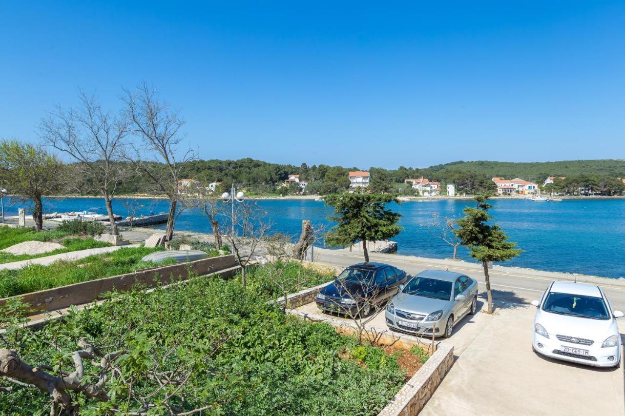 Apartments By The Sea Veli Rat, Dugi Otok - 11525 Bagian luar foto