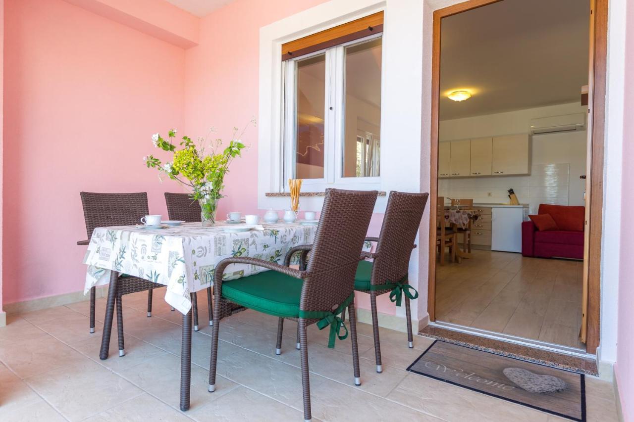 Apartments By The Sea Veli Rat, Dugi Otok - 11525 Bagian luar foto