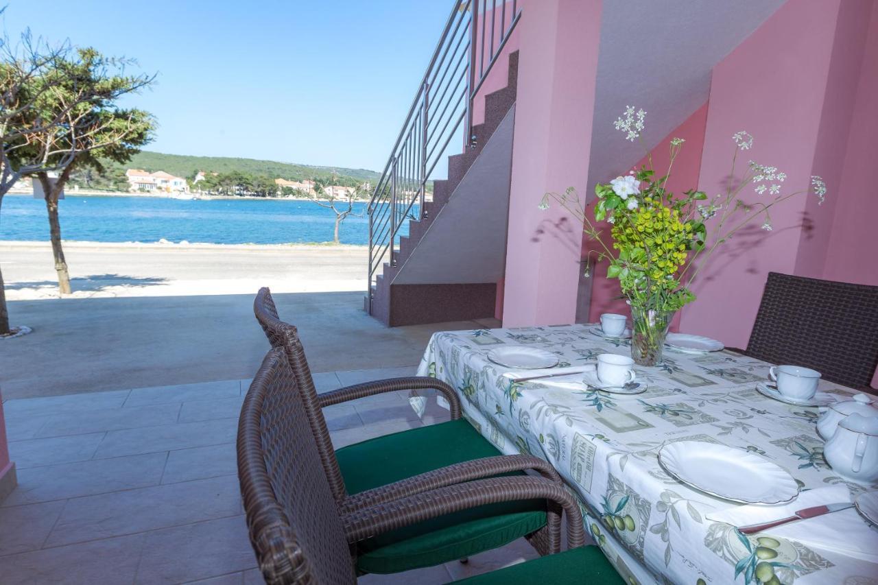 Apartments By The Sea Veli Rat, Dugi Otok - 11525 Bagian luar foto